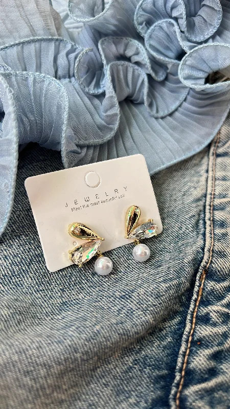 women's earrings stud -Butterfly pearl earrings