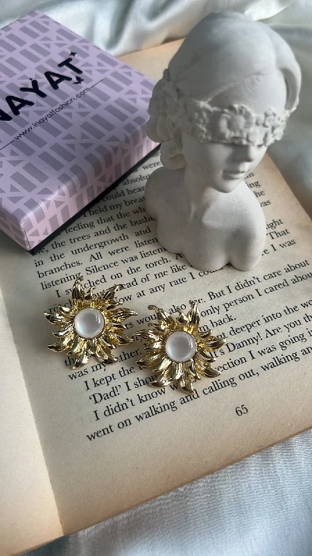 women's earrings with sparkling diamonds -Sunflower stud earrings