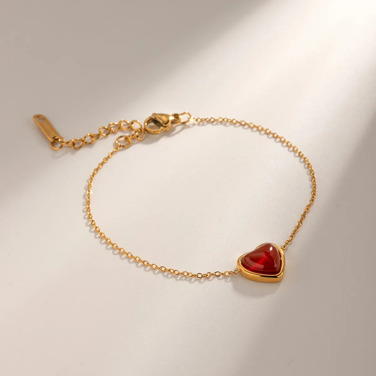 women's bracelets in bold designs -Simple Style Heart Shape Stainless Steel Plating Inlay Agate 18k Gold Plated Bracelets